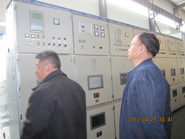 塔吉克斯坦客戶來(lái)公司驗(yàn)收2x50MVA/110KV變電站全套設(shè)備